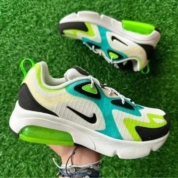 Nike Shoes - 💫Nike Air Max 200 SEND OFFERS